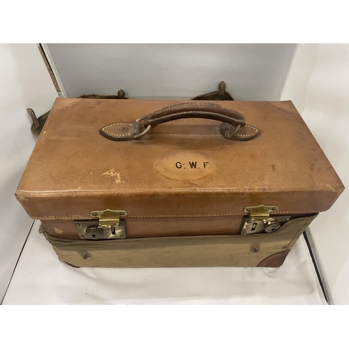 39 - A VINTAGE AUX ETATS UNIS 229 RUE ST HONORE PARIS VANITY/APOTHECARY CASE MONGRAMED ON COVER, CASE AND... 