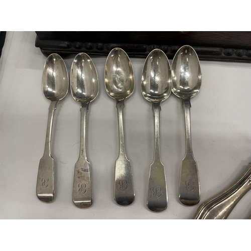 8 - A CANTEEN OF CUTLERY CONTAINING VARIOUS SILVER ITEMS TO INCLUDE GEORGIAN SPOONS, HALLMARKED SHEFFILE... 