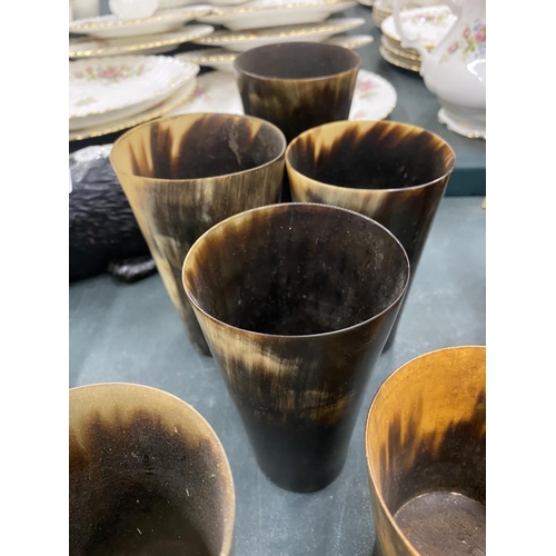 114 - A QUANTITY OF HORN BEAKERS IN VARIOUS SIZES - 13 IN TOTAL