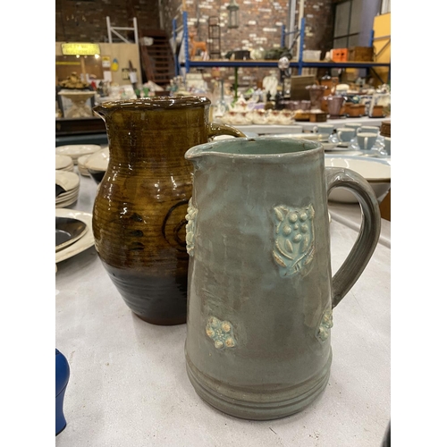 89 - A COLLECTION OF STUDIO POTTERY GLAZED JUGS