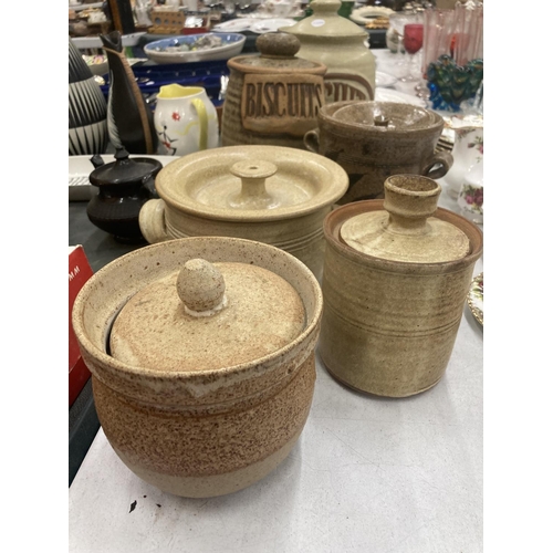 173 - A QUANTITY OF EARTHENWARE STORAGE JARS TO INCLUDE BISCUITS, ETC