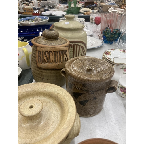 173 - A QUANTITY OF EARTHENWARE STORAGE JARS TO INCLUDE BISCUITS, ETC