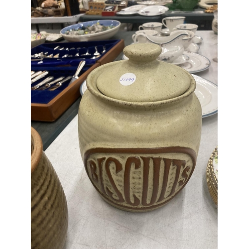 173 - A QUANTITY OF EARTHENWARE STORAGE JARS TO INCLUDE BISCUITS, ETC