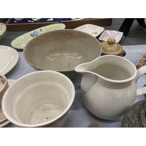 184 - A QUANTITY OF STUDIO POTTERY TO INCLUDE BOWLS, JUGS, POTS, ETC - SOME MARKED TO THE BASE