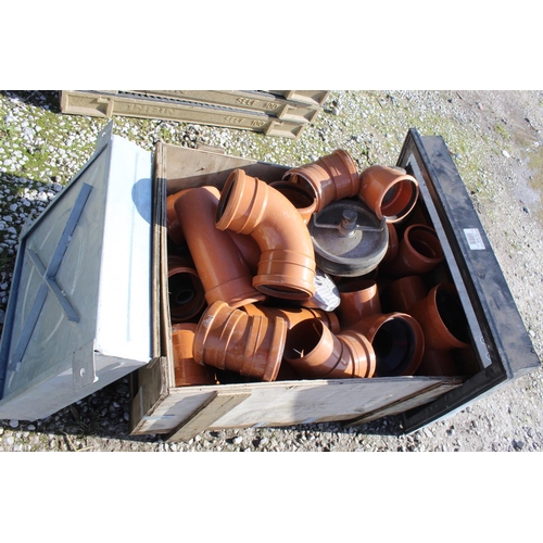 1105 - BOX OF 110MM DRAINAGE PIPE COUPLINGS, GRIDS ETC AND 2 NEW GALVANISED MANHOLES  NO VAT