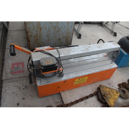 21 - TILE CUTTER - VERSATILE POWER - NO VAT