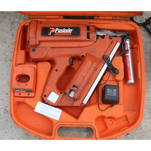 325 - PASLODE IMPULSE NAIL GUN IM350 19 OLT (NEEDS BATTERY)  NO VAT