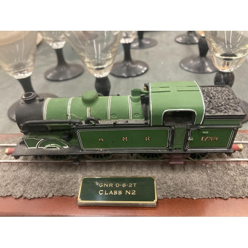 237 - A COUNTRY ARTISTS MODEL OF A GNR 0-6-2T CLASS N2 STEAM TRAIN LENGTH 28CM