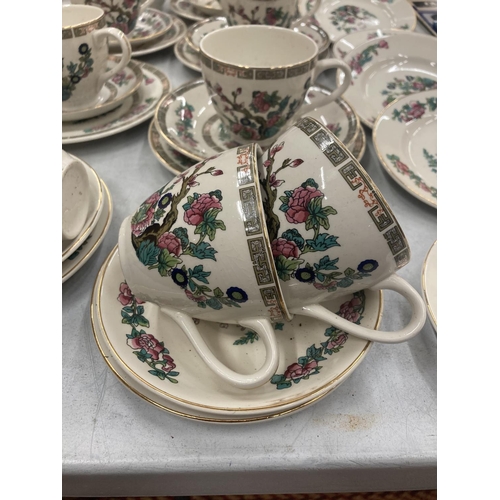 256 - A QUANTITY OF LORD NELSON POTTERY 'INDIAN TREE' TO INCLUDE CUPS, SAUCERS, PLATES AND A COFFEE POT - ... 