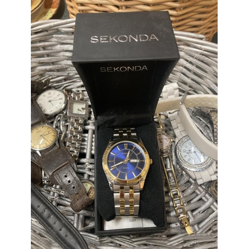 271 - A QUANTITY OF VINTAGE AND MODERN WRISTWATCHES TO INCLUDE SEKONDA, ETC