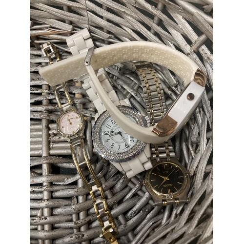 271 - A QUANTITY OF VINTAGE AND MODERN WRISTWATCHES TO INCLUDE SEKONDA, ETC