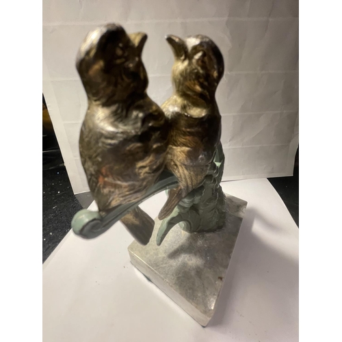 168A - TWO BRONZED BIRDS ON A MARBLE BASE