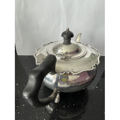 20A - A HALLMARKED SHEFFIELD SILVER 1911 TEAPOT GROSS WEIGHT 588 GRAMS