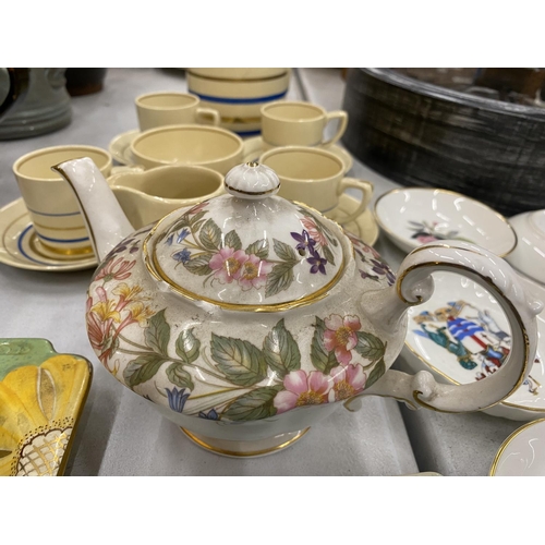 88 - A GRAYS POTTERY 'SUNBUFF' COFFEE SET TO INCLUDE A COFFEE POT, SUGAR BOWL, CREAM JUG, CUPS AND SAUCER... 