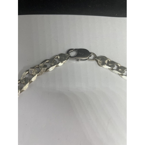 520 - A MARKED SILVER HEAVY LINK NECKLACE LENGTH 22 INCHES