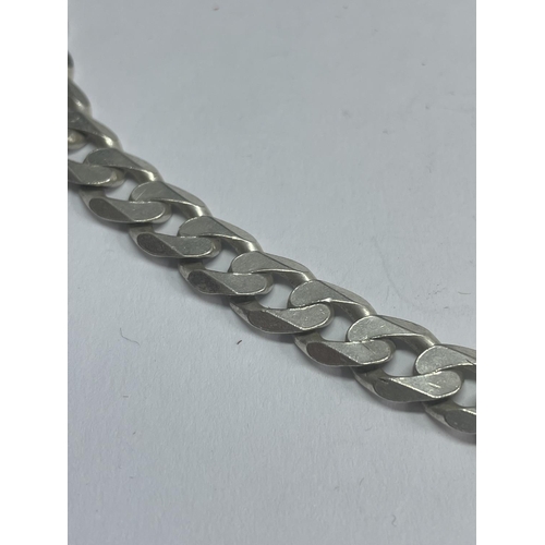 520 - A MARKED SILVER HEAVY LINK NECKLACE LENGTH 22 INCHES