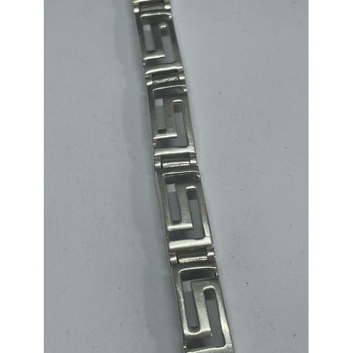 524 - A MARKED SILVER GREEK STYLE BRACELET IN A PRESENTATION BOX