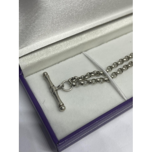 538 - A MARKED SILVER BELCHER CHAIN WITH T BAR IN A PRESENTATION BOX