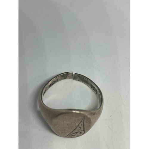 556 - FIVE VARIOUS MARKED SILVER RINGS