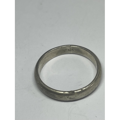 556 - FIVE VARIOUS MARKED SILVER RINGS