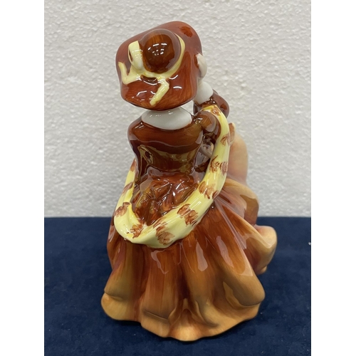 385 - A RARE ROYAL DOULTON NOT PRODUCED FOR SALE PROTOTYPE FIGURE TOP OF THE HILL