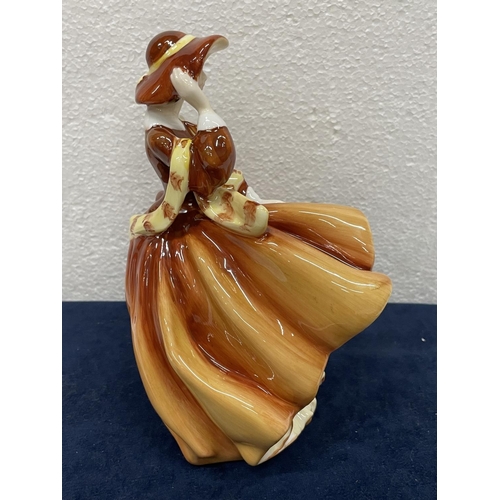 385 - A RARE ROYAL DOULTON NOT PRODUCED FOR SALE PROTOTYPE FIGURE TOP OF THE HILL