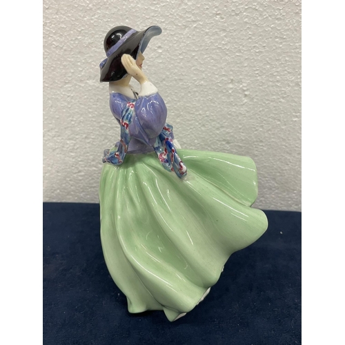 391 - A ROYAL DOULTON FIGURE TOP O'THE HILL HN 1833 (A/F SEE PICTURES)