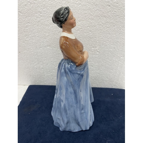 395 - A ROYAL DOULTON FIGURE FARMER'S WIFE HN 3164