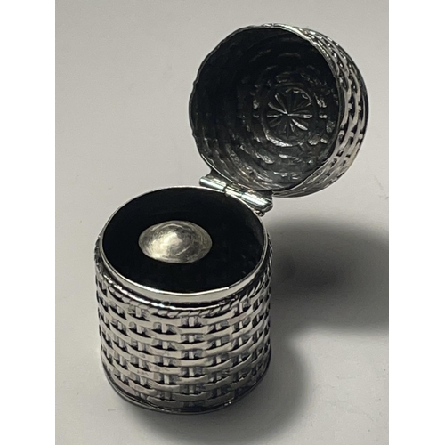 640 - A MARKED SILVER THIMBLE CASE IN THE GUISE OF A BASKET