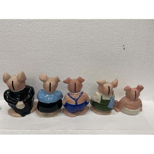 421 - A SET OF FIVE WADE NAT WEST PIGS