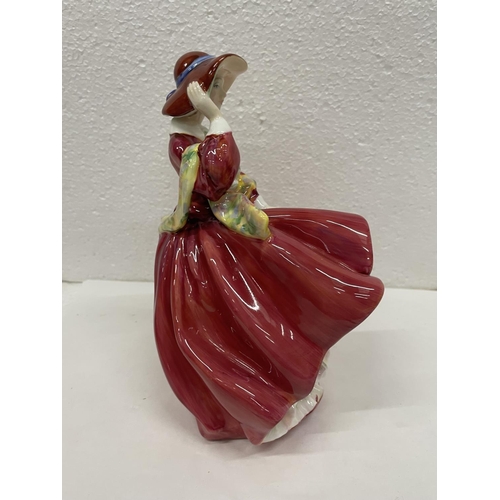 425 - A ROYAL DOULTON FIGURE TOP O THE HILL HN 1937