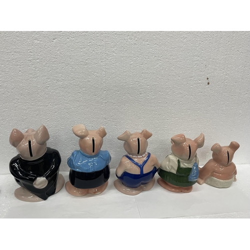 426 - A SET OF FIVE WADE NAT WEST PIGS