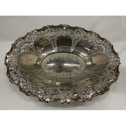 8 - A HALLMARKED BIRMINGHAM SILVER ORNATE DISH GROSS WEIGHT 498 GRAMS