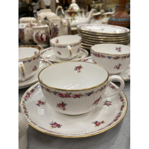 123 - A QUANTITY OF CHINA AND CERAMIC CUPS, SAUCERS, PLATES, PRESERVE POTS, ETC TO INCLUDE COPELAND SPODE ... 