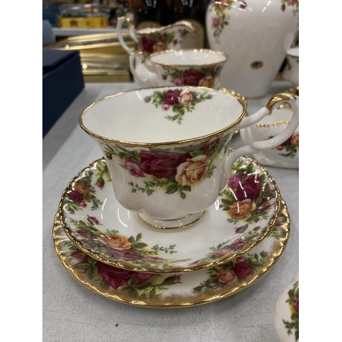 151 - A QUANTITY OF ROYAL ALBERT 'OLD COUNTRY ROSES' TO INCLUDE CUPS, SAUCERS, SIDE PLATES, VASE, CREAM JU... 