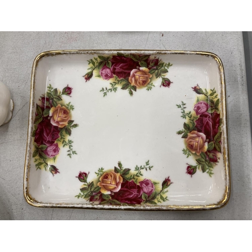 151 - A QUANTITY OF ROYAL ALBERT 'OLD COUNTRY ROSES' TO INCLUDE CUPS, SAUCERS, SIDE PLATES, VASE, CREAM JU... 