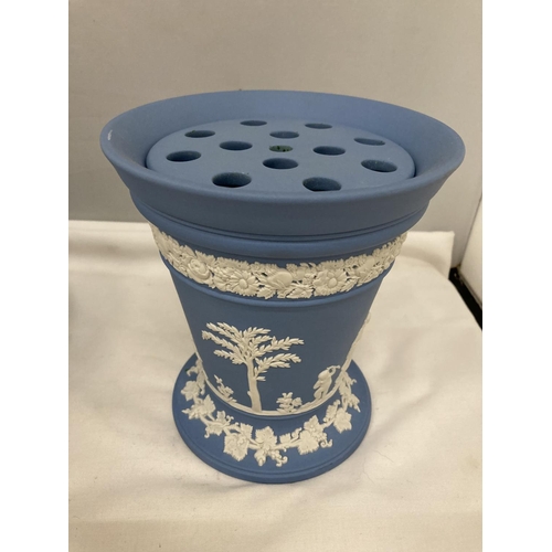 201 - THREE PIECES OF WEDGWOOD POWDER BLUE JASPERWARE TO INCLUDE A BOWL, DIAMETER 18CM, AN OVAL PLAQUE AND... 