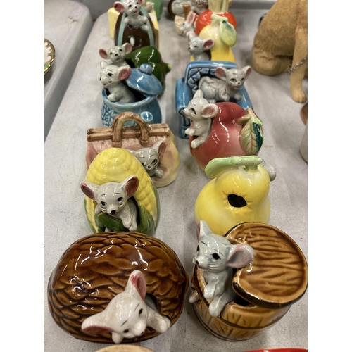 213 - A LARGE QUANTITY OF CERAMIC MICE FIGURINES