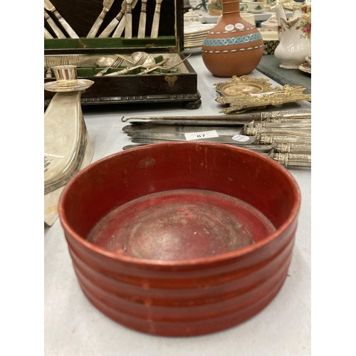 86 - A BELIEVED ENGLISH REGENCY CIRCA 19TH CENTURY WINE COASTER IN CINNABAR RED LACQUER