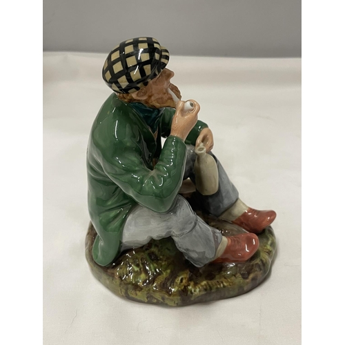 456 - A ROYAL DOULTON FIGURE WAYFARER HN 2362