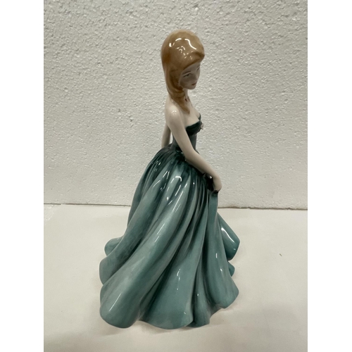 478 - A ROYAL DOULTON CLASSICS FIGURE OF THE YEAR 2002 SARAH HN 3978