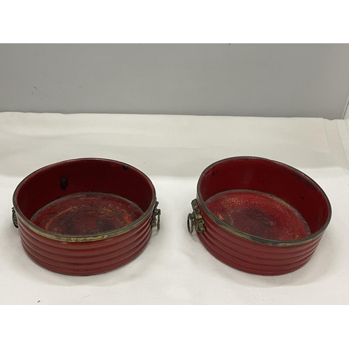 1 - A PAIR OF BELIEVED ENGLISH REGENCY CIRCA 19TH CENTURY WINE COASTERS IN CINNABAR RED LACQUER WITH HAN... 