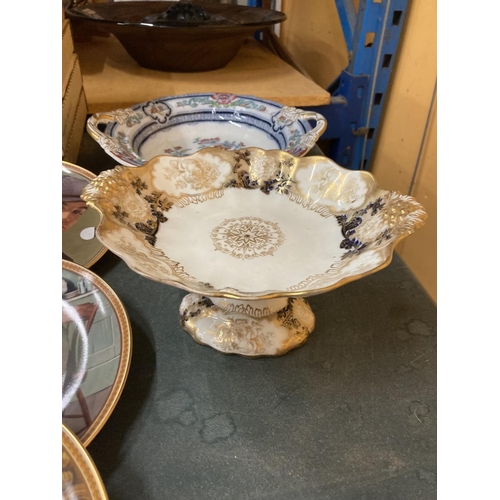 272 - A VINTAGE CROWN WESTMINSTER FOOTED BOWL WITH GILT AND FLORAL DECORATION PLUS A BLUE AND GILT TAZA DI... 