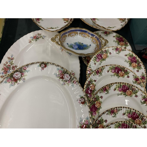 286 - A QUANTITY OF ROYAL ALBERT 'OLD COUNTRY ROSES' CHINA PLATES, BOWLS AND SERVING DISHES PLUS A ROYAL A... 