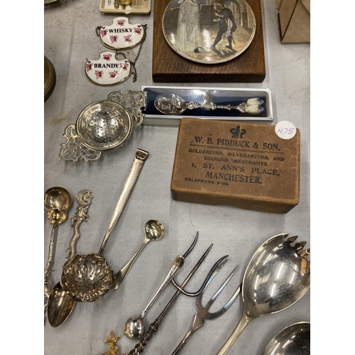 703 - A COLLECTION OF EPNS FLATWARE TO INCLUDE MUSTARD SPOONS, SUGAR TONGS, SUGAR SHAKER, TEA STRAINER, ET... 