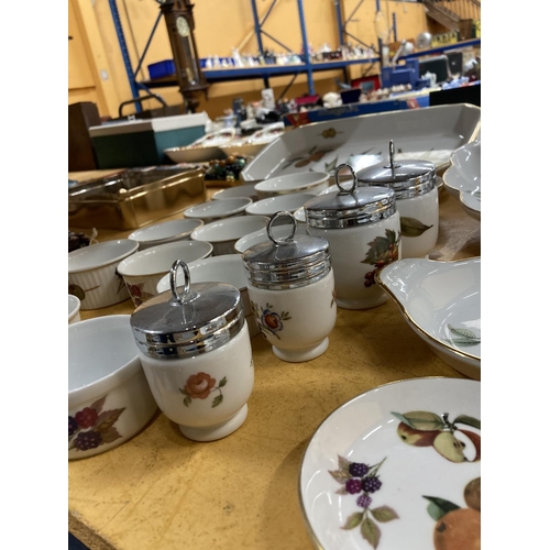 742 - A LARGE QUANTITY OF ROYAL WORCESTER 'EVESHAM' DINNERWARE TO INCLUDE RAMEKINS, SERVING DISHES, EGG CO... 