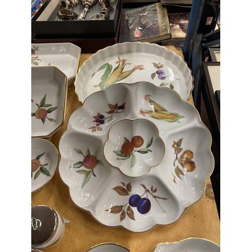 742 - A LARGE QUANTITY OF ROYAL WORCESTER 'EVESHAM' DINNERWARE TO INCLUDE RAMEKINS, SERVING DISHES, EGG CO... 