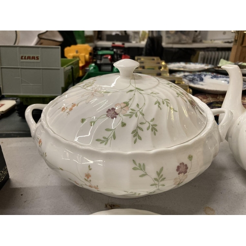 752 - A WEDGWOOD 'APRIL FLOWERS' TEASET TO INCLUDE A TEAPOT, CUPS, SAUCERS, SIDE PLATES, CREAM JUG AND SUG... 