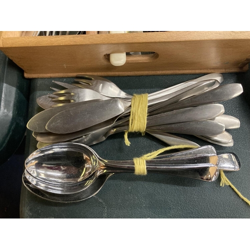 756 - A LARGE QUANTITY OF FLATWARE TO INCLUDE KNIVES, FORKS, SPOONS, KNIFE REST PRESERVE POT, ETC