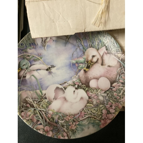 772 - A SET OF SIX SWAN THEMED COLLECTORS PLATES